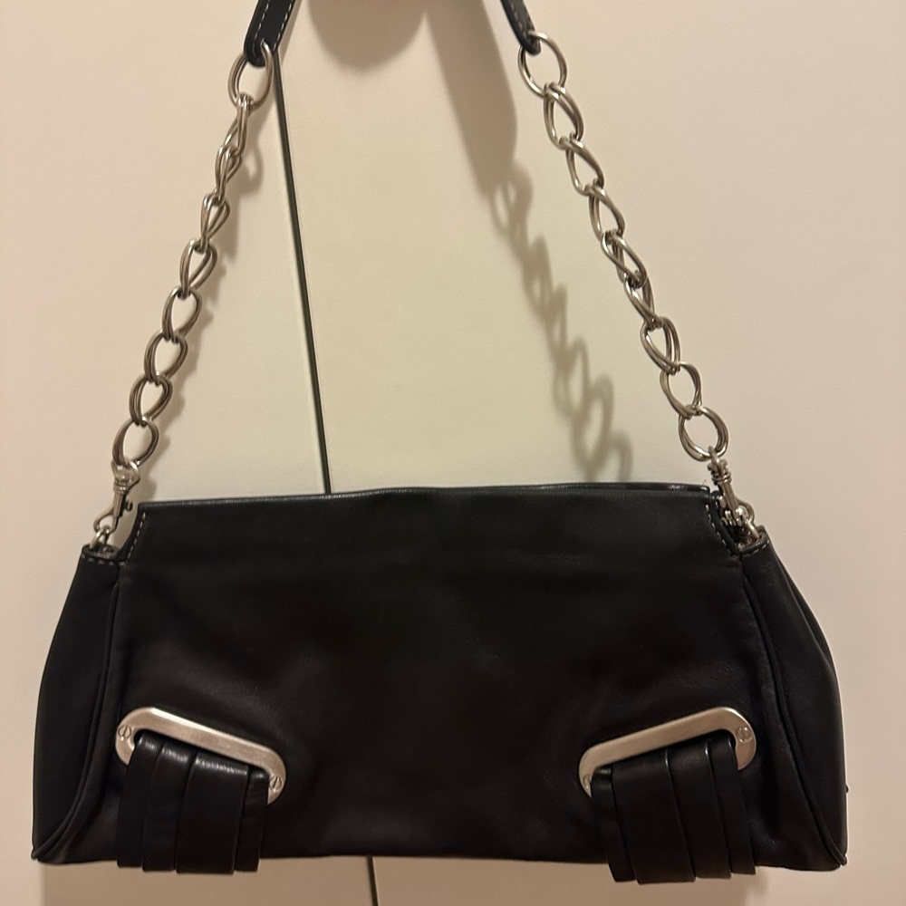 Black shoulder bag with chain